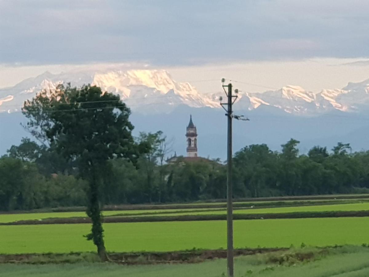Az.Agr.Cascina Moretta Momo Esterno foto