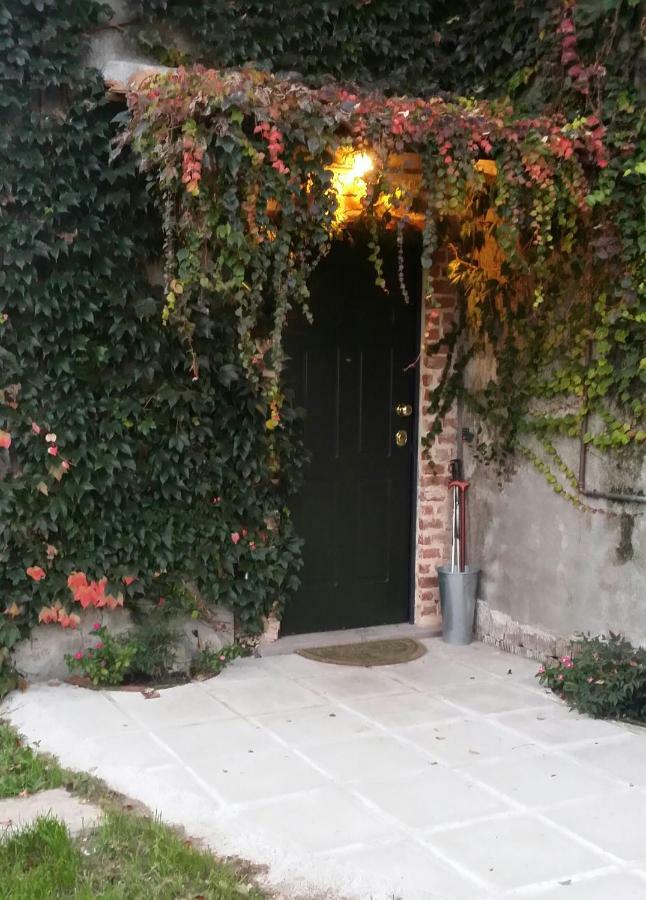 Az.Agr.Cascina Moretta Momo Esterno foto